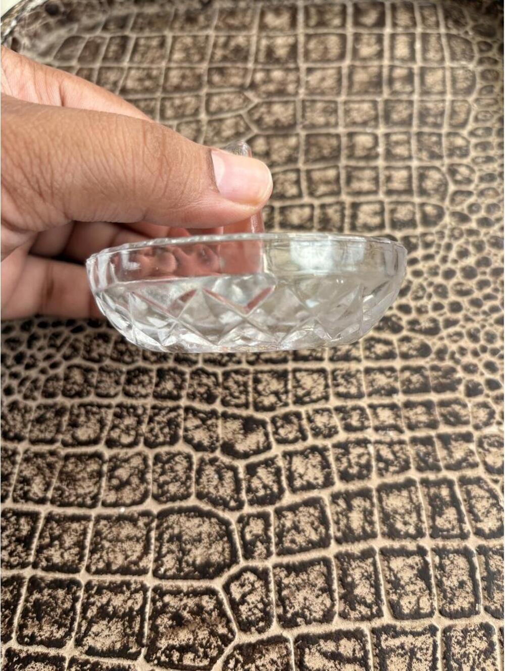 CRYSTAL RING HOLDER - Picture 3 of 5